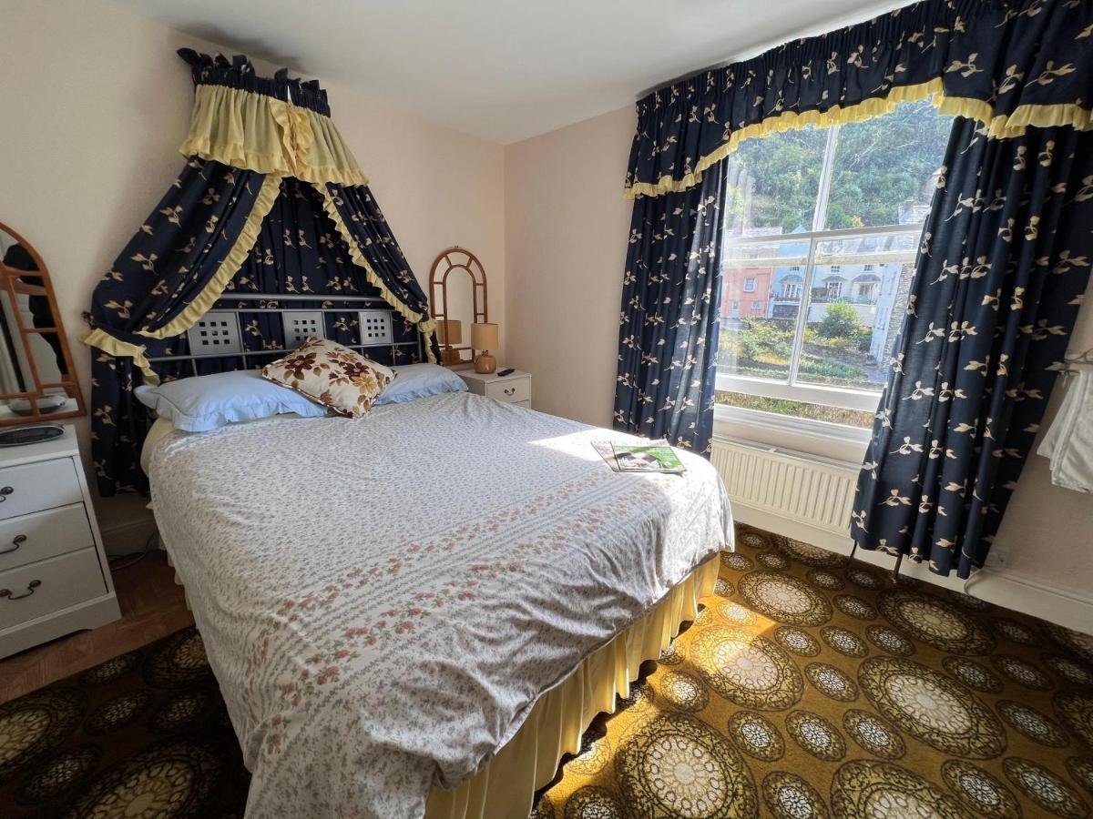 The Captains House Lynmouth Room photo